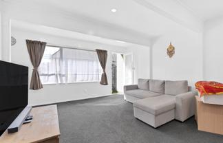 2/264 Grounsell Crescent, Belmont
