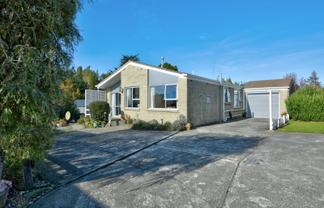 13 Railway Esplanade, East Gore
