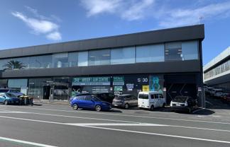 Elevated Kingsland Mixed Use Space | 1,300 m2