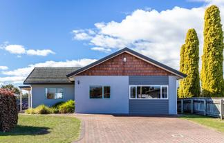 4 Aubrey Crescent, Rainbow Point