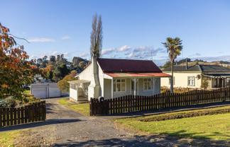 16 Feltham Street, Hunterville