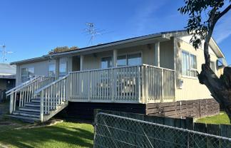 72 Queens Road, Waikanae Beach