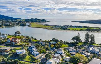 6 Helen Place, Raglan