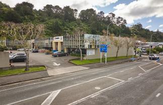 Stand Out on Hutt Road