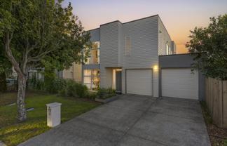12 Phar Lap Crescent, Takanini