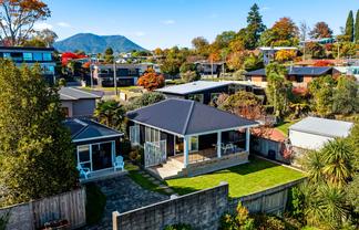2/19 Awanui Street, Hilltop