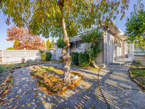 706 Whitehead Road, Saint Leonards