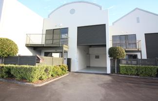 Live and work office/warehouse offered for sale