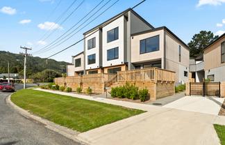 6/4 Tawhai Street, Stokes Valley