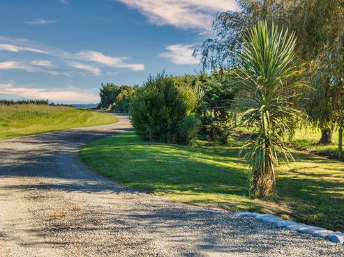 77 Bruces Road, Sefton