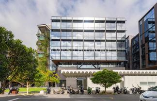 PREMIUM WYNYARD QUARTER SUITE WITH HARBOUR VIEWS