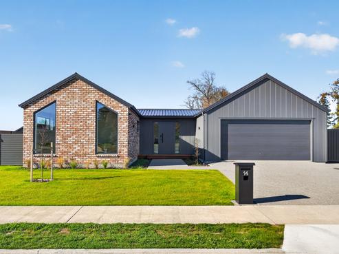 14 Sir Bob Charles Drive, Upper Plain