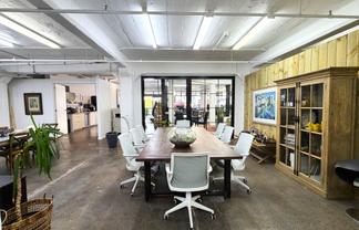 BROADWAY OFFICE / SHOWROOM
