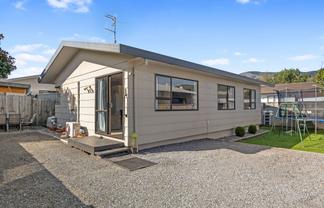 3/3 Tainui Street, STOKE