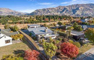16 Allenby Place, Wanaka