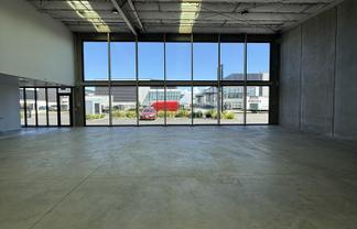 Wiri Showroom Warehouse 327sqm Road Front