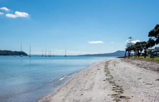 20 The Parade, Bucklands Beach