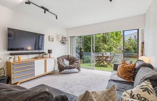 11/6 Sarsfield Street, Herne Bay
