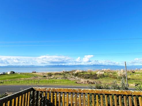 1251 East Coast Road, Whakatiwai