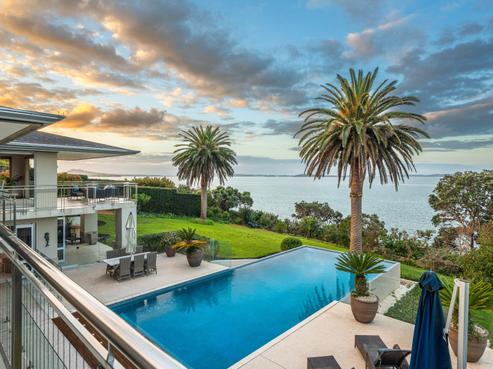 16 Page Point, Mellons Bay
