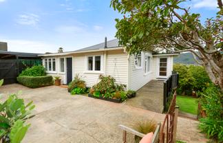 15 Onehuka Road, Tirohanga