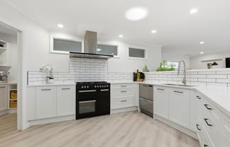 48 Contour Avenue, Pyes Pa