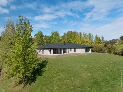 524 Ridge Road, Riverhead