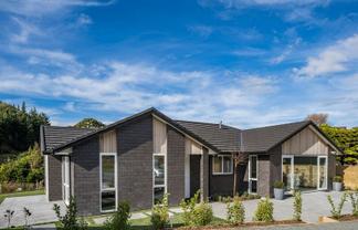 5 Tradewinds Drive, Whitby