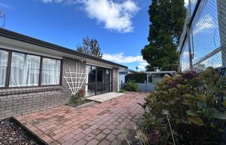 2/12 Pemberton Crescent, Greerton