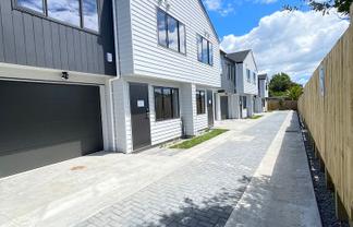 76 McLeod Road, Te Atatu South
