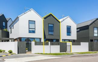 2/6 Oswald Cres, Paparangi