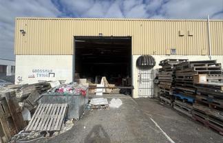 579m² Showroom & Warehouse Space