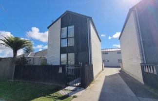 2/12 Enderby Drive, Te Atatu Peninsula
