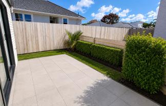 2/12 Enderby Drive, Te Atatu Peninsula