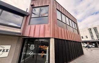 Hairdresser/Barber Premise on Broadway