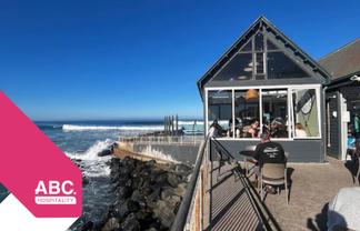 Beachfront Cafe in Premium Location
