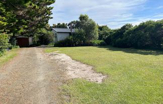 1366 Whangaparaoa Road, Army Bay