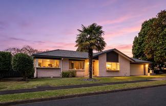 11 Vanderbilt Parade, Albany