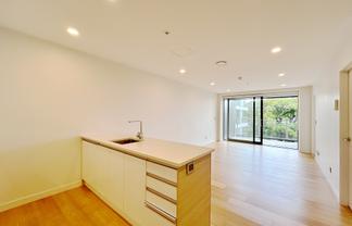 407/10 Lion Place, Epsom