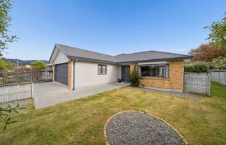 16 Talbot Grove, Trentham