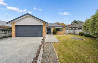 16 Talbot Grove, Trentham