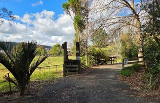 2 Long Road, Waitakere