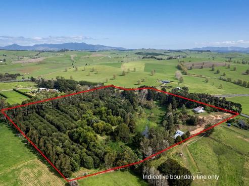 8 Draffin Road, Poroti