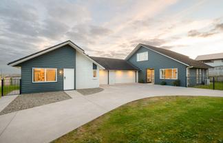 22 + 22A Kapua Crescent, Rototuna North