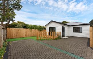 37D Clarkson Crescent, Otara