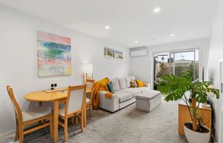 4/7 Flanshaw Road, Te Atatu South