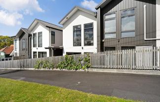 2/25 Thackeray Street, Hamilton Lake