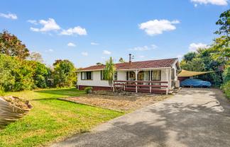 27 Ray Small Drive, Papakura