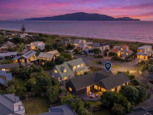14 Olliver Grove, Waikanae Beach