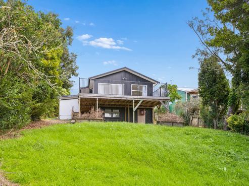 261 Sturges Road, Henderson